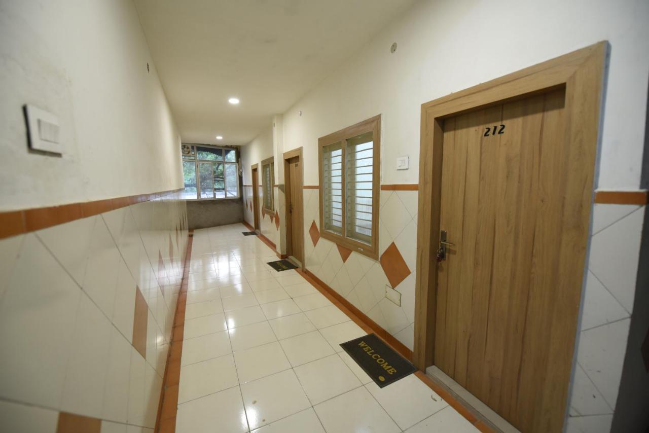 Hotel Mayur Горакпур Екстериор снимка