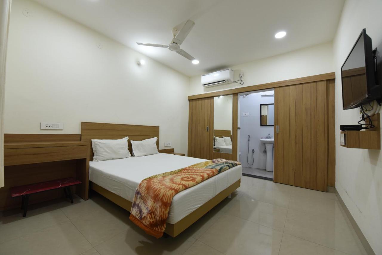 Hotel Mayur Горакпур Екстериор снимка